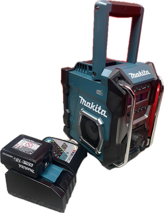 MAKITA MR003 18V/40V DAB RADIO WITH 5.0AH BATTERY AND FAST CHARGER